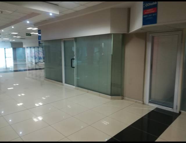 86M² RETAIL TO LET IN ASHLEY
